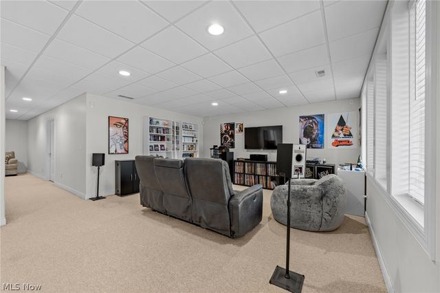 585 Burgess Circle, Aurora, OH 44202