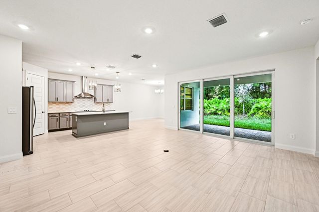 5625 Hampton Park Circle, Vero Beach, FL 32966