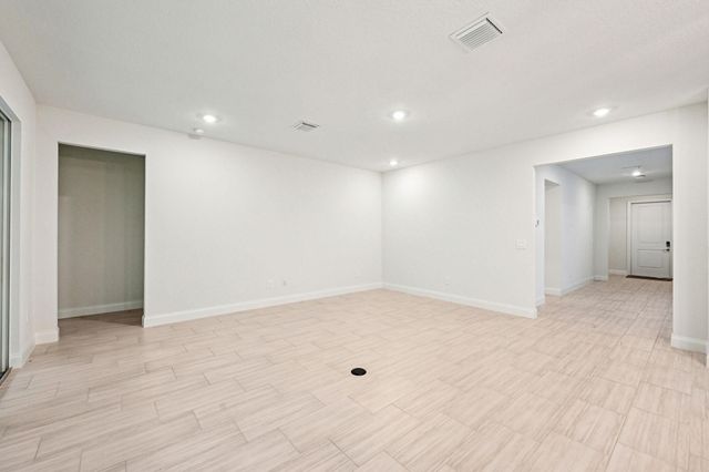 5625 Hampton Park Circle, Vero Beach, FL 32966