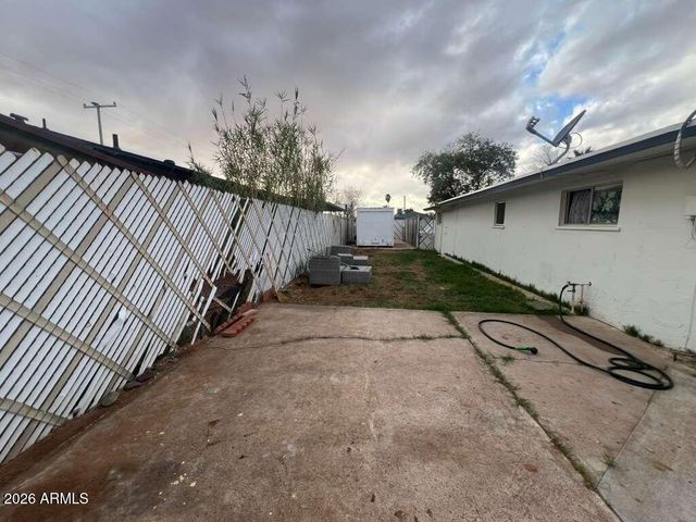 223 W 11TH Street, Casa Grande, AZ 85122