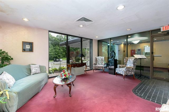 1800 7th Street 10B, East Moline, IL 61244