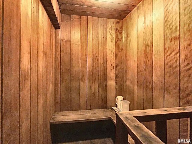 1800 7th Street 10B, East Moline, IL 61244