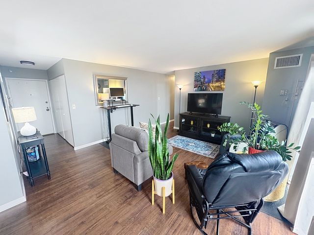 1800 7th Street 10B, East Moline, IL 61244