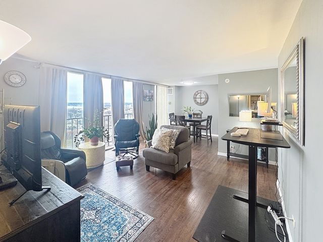 1800 7th Street 10B, East Moline, IL 61244