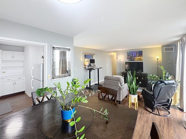 1800 7th Street 10B, East Moline, IL 61244