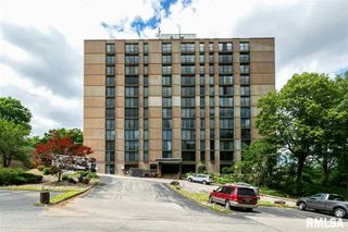 1800 7th Street 10B, East Moline, IL 61244