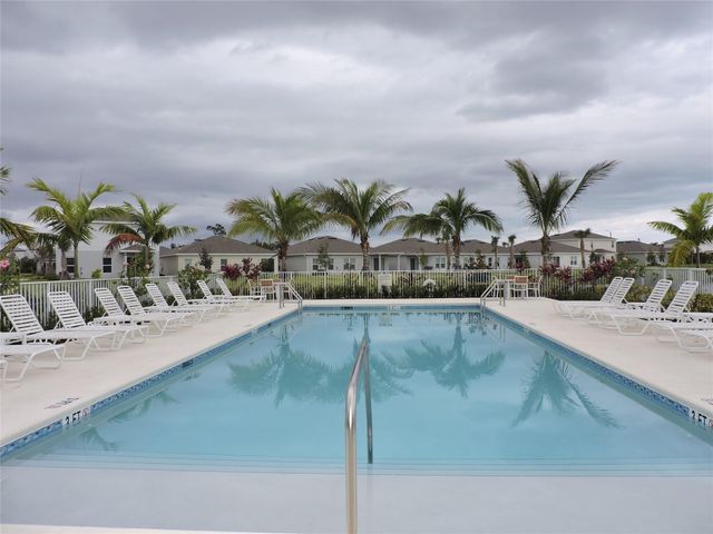 836 Persimmon Place, Fort Pierce, FL 34981