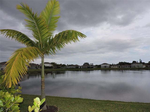 836 Persimmon Place, Fort Pierce, FL 34981