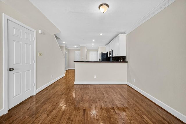 1342 Rutland Street 210, Houston, TX 77008