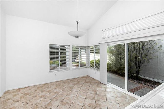 1686 Hermosita Dr, San Marcos, CA 92078