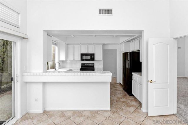 1686 Hermosita Dr, San Marcos, CA 92078