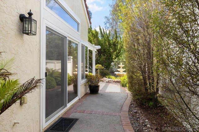 1686 Hermosita Dr, San Marcos, CA 92078