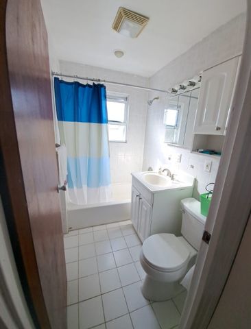 24718 89th Avenue, New York City, NY 11426