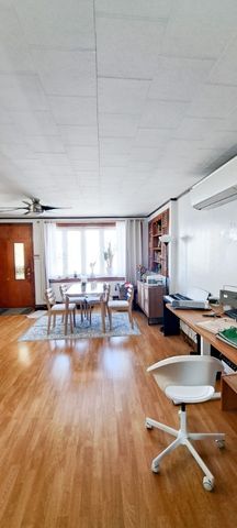 24718 89th Avenue, New York City, NY 11426