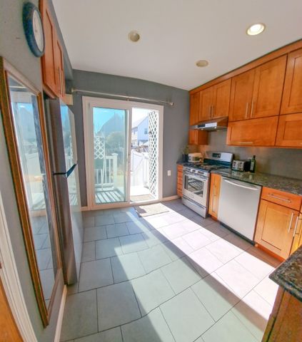 24718 89th Avenue, New York City, NY 11426