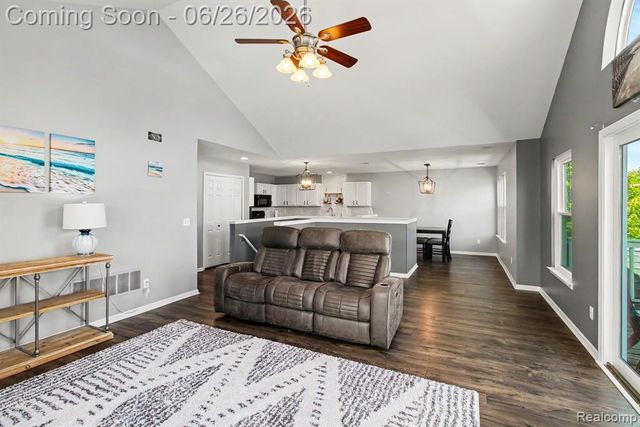 1723 Welland Street, Howell, MI 48855