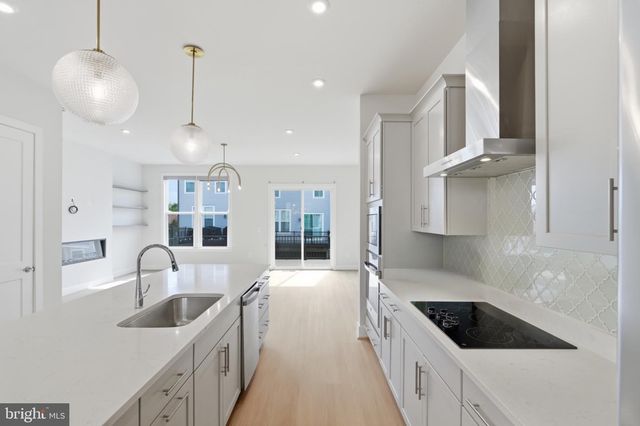 2389 LIBERTY LOOP, Herndon, VA 20171