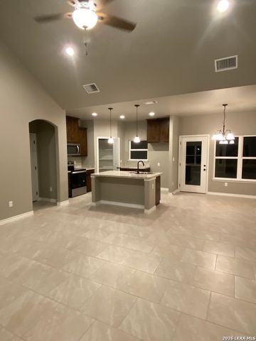 1429 MOUNTAIN VIEW DR, Canyon Lake, TX 78133
