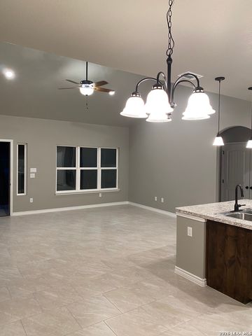 1429 MOUNTAIN VIEW DR, Canyon Lake, TX 78133