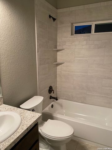 1429 MOUNTAIN VIEW DR, Canyon Lake, TX 78133