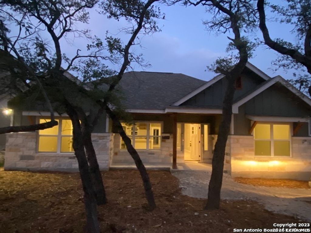 1429 MOUNTAIN VIEW DR, Canyon Lake, TX 78133