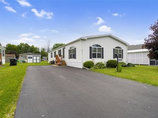 6311 Pebblebrook Lane, Williamson, NY 14589