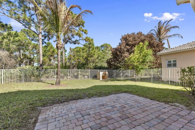 5627 Sunberry Circle, Fort Pierce, FL 34951