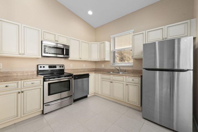 5627 Sunberry Circle, Fort Pierce, FL 34951