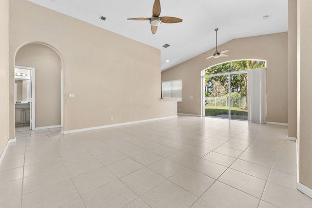 5627 Sunberry Circle, Fort Pierce, FL 34951
