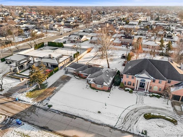 26639 Doxtator Street, Dearborn Heights, MI 48127