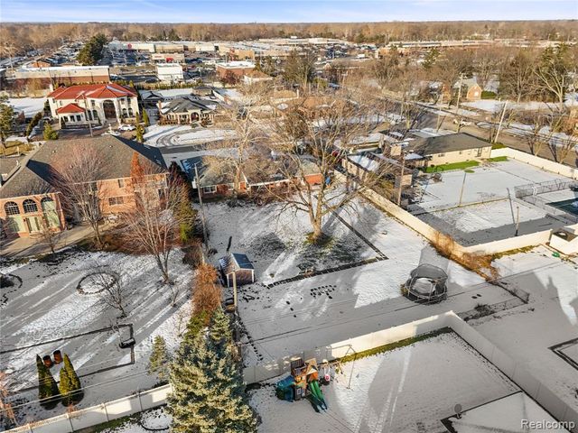 26639 Doxtator Street, Dearborn Heights, MI 48127