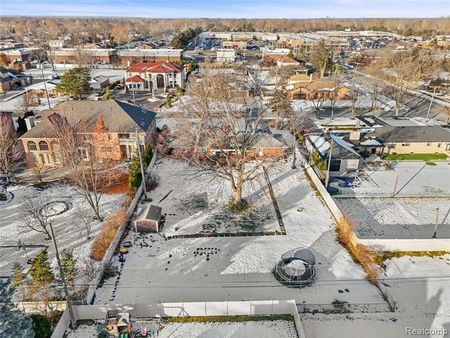 26639 Doxtator Street, Dearborn Heights, MI 48127