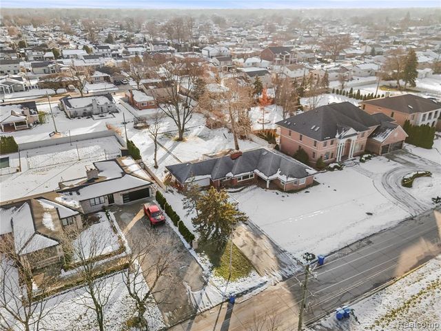 26639 Doxtator Street, Dearborn Heights, MI 48127