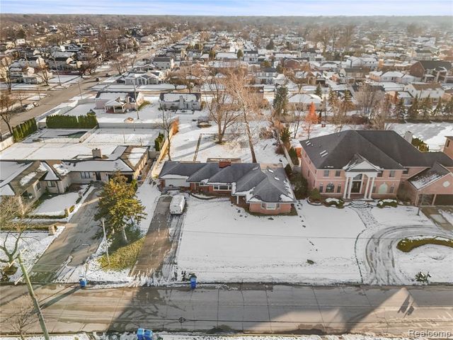 26639 Doxtator Street, Dearborn Heights, MI 48127