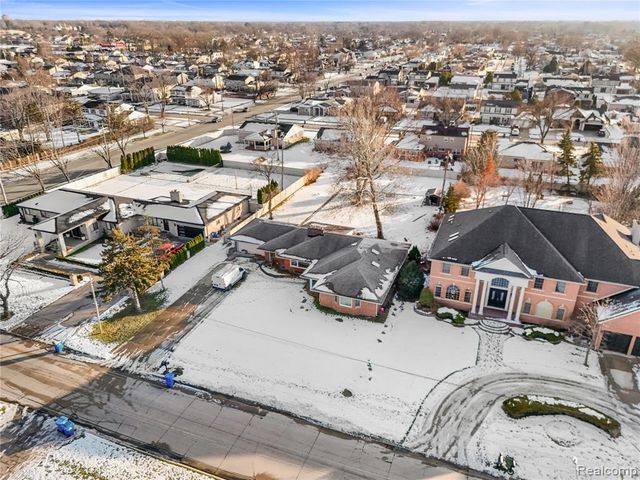 26639 Doxtator Street, Dearborn Heights, MI 48127