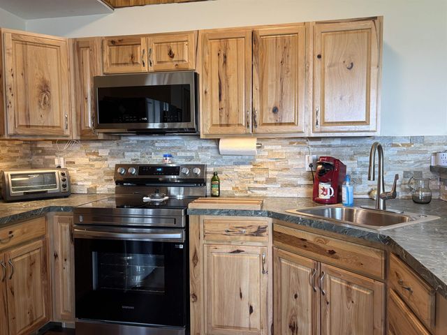 311 Green Point Road, North Hero, VT 05474