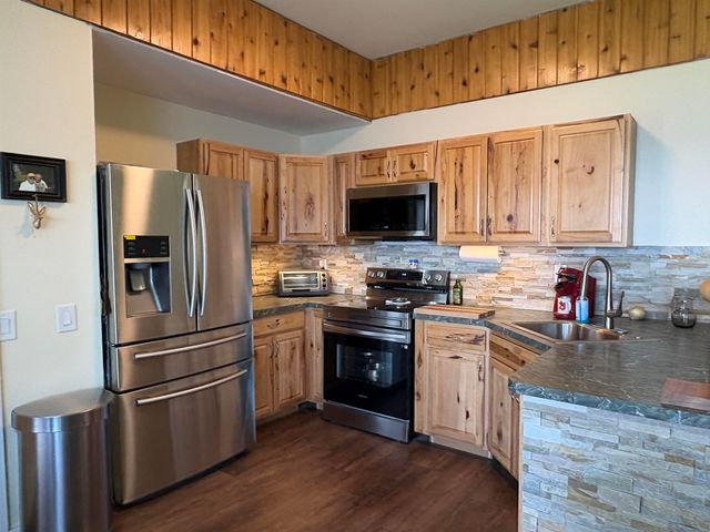 311 Green Point Road, North Hero, VT 05474