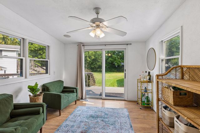 15730 6th Avenue N, Plymouth, MN 55447