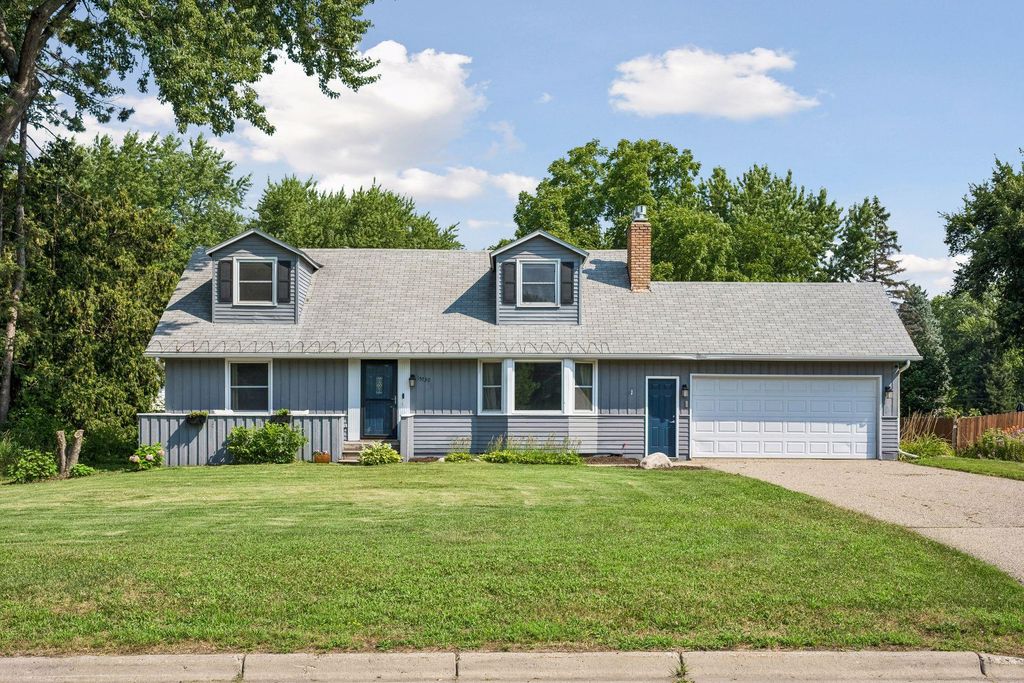 15730 6th Avenue N, Plymouth, MN 55447