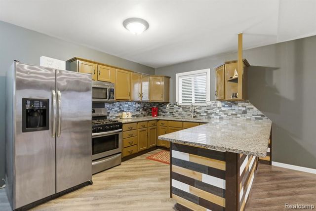 20446 Williamson Street, Clinton Township, MI 48035