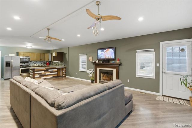 20446 Williamson Street, Clinton Township, MI 48035