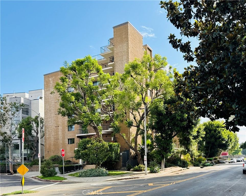 10966 Rochester Avenue 1B, Los Angeles, CA 90024 — exterior