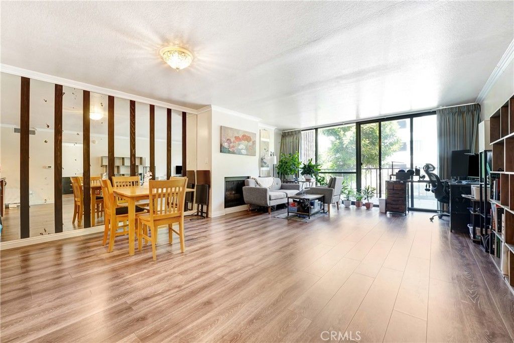 10966 Rochester Avenue 1B, Los Angeles, CA 90024 — photo 3