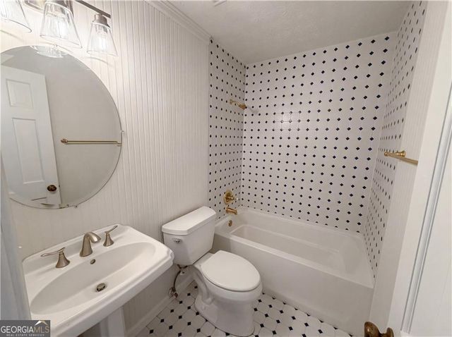 197 Rockbridge Road SW, Lilburn, GA 30047