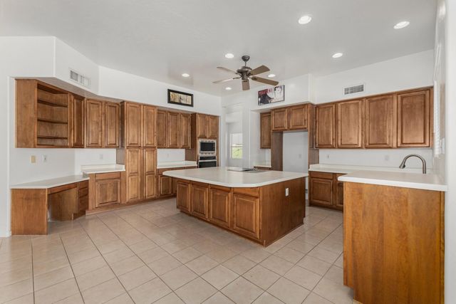 918 W Windsong Drive, Phoenix, AZ 85045