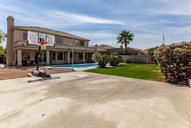 918 W Windsong Drive, Phoenix, AZ 85045