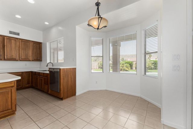 918 W Windsong Drive, Phoenix, AZ 85045