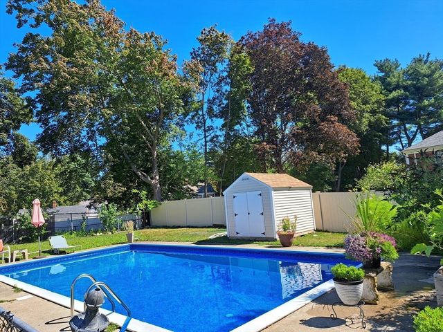 1 Hemlock Rd., Hingham, MA 02043