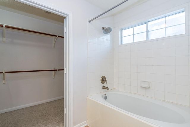 1424 W 24th Street, Houston, TX 77008