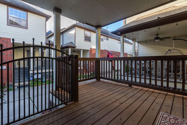 1424 W 24th Street, Houston, TX 77008